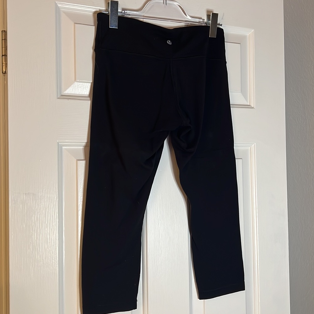 LuluLemon Capri Pants 🍋 - Picture 2 of 5